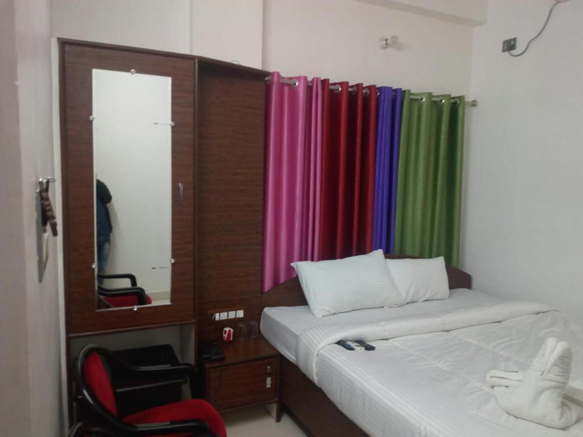 Hotel Wisdom Celebration Motihari Exterior photo